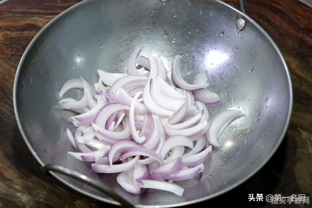 虎皮青椒：川菜的魅力与家常做法手把手教你